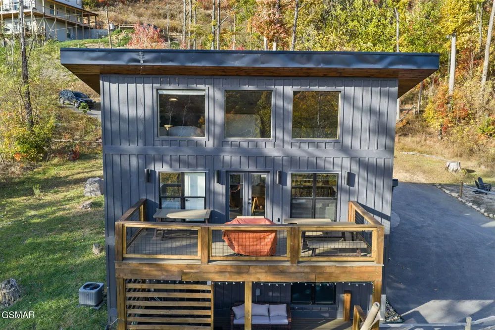 2216 Headrick Lead Sevierville, TN 37862