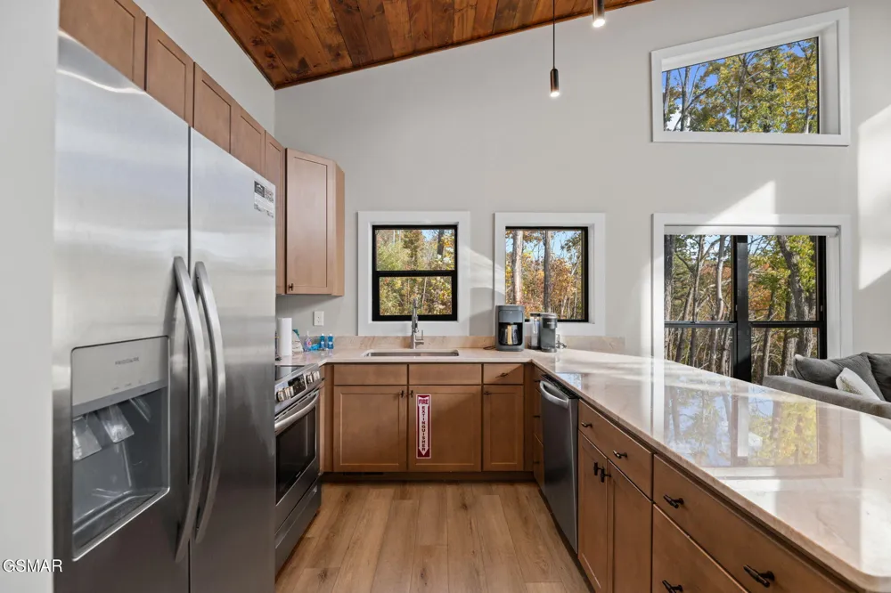 2216 Headrick Lead Sevierville, TN 37862
