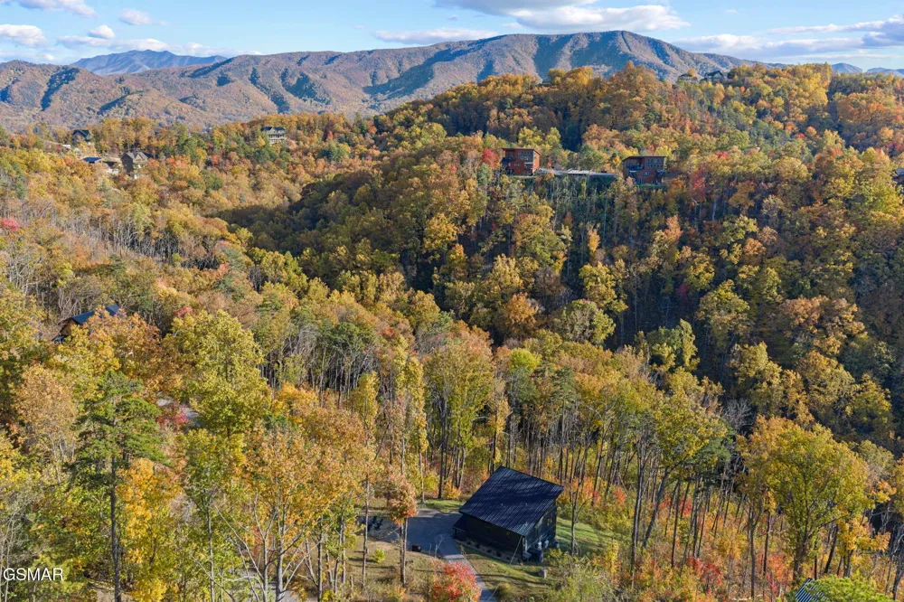 2216 Headrick Lead Sevierville, TN 37862
