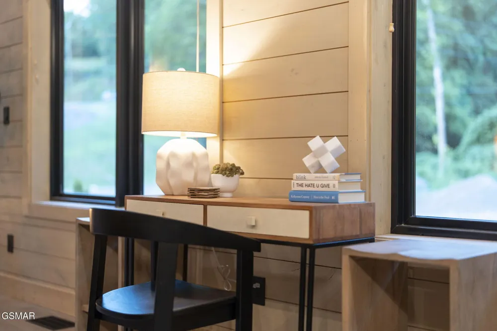 3219 Old Mountain Road Sevierville, TN 37876
