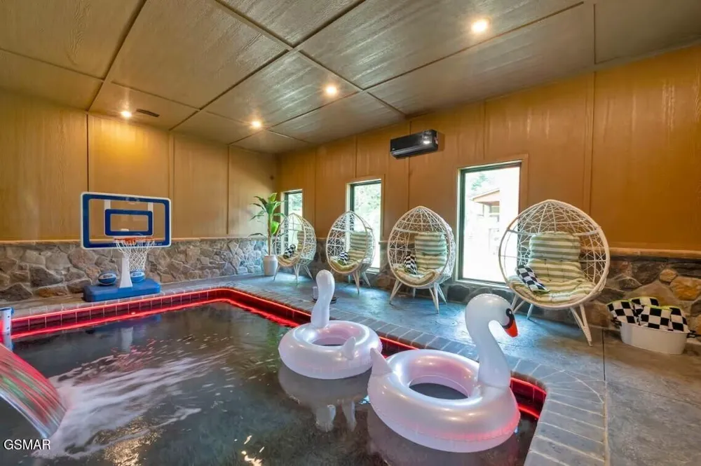 3219 Old Mountain Road Sevierville, TN 37876