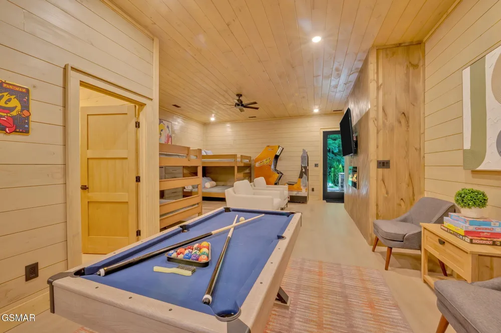3219 Old Mountain Road Sevierville, TN 37876