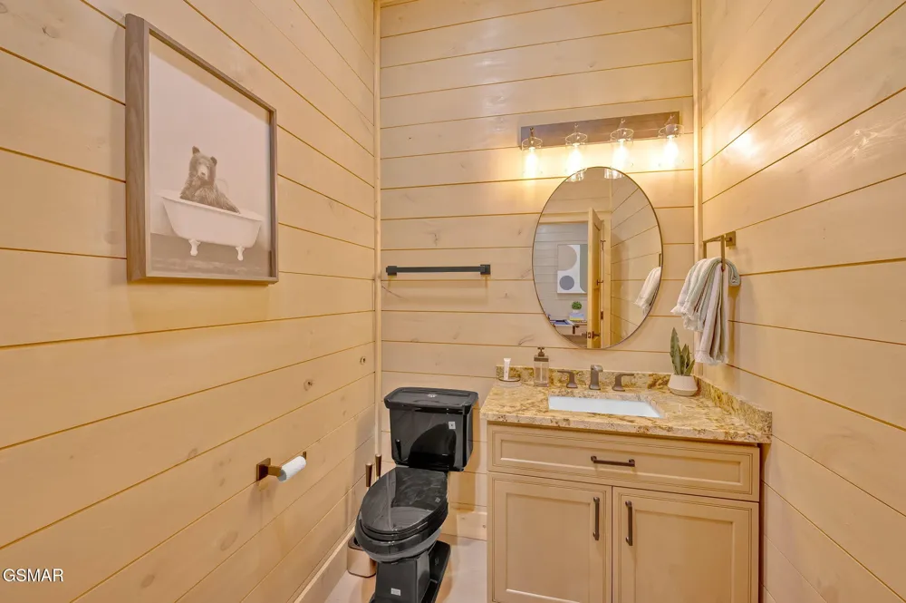 3219 Old Mountain Road Sevierville, TN 37876