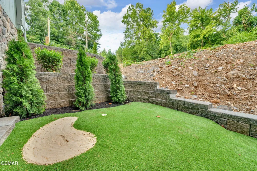 3219 Old Mountain Road Sevierville, TN 37876
