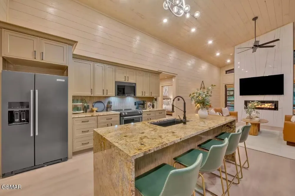 3219 Old Mountain Road Sevierville, TN 37876