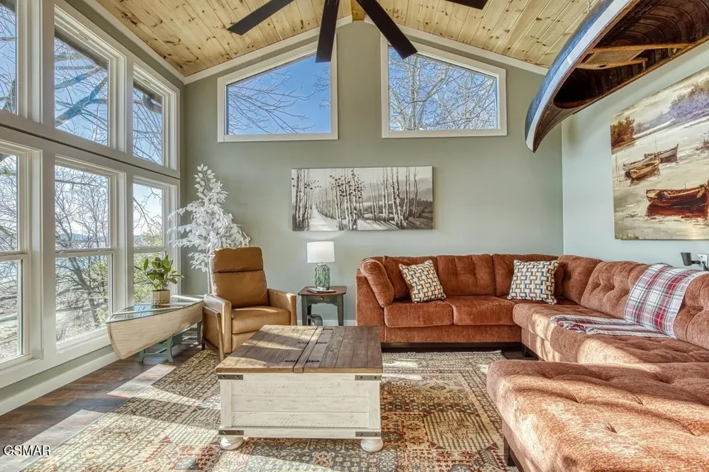 1421 Highway 139 Dandridge, TN 37725
