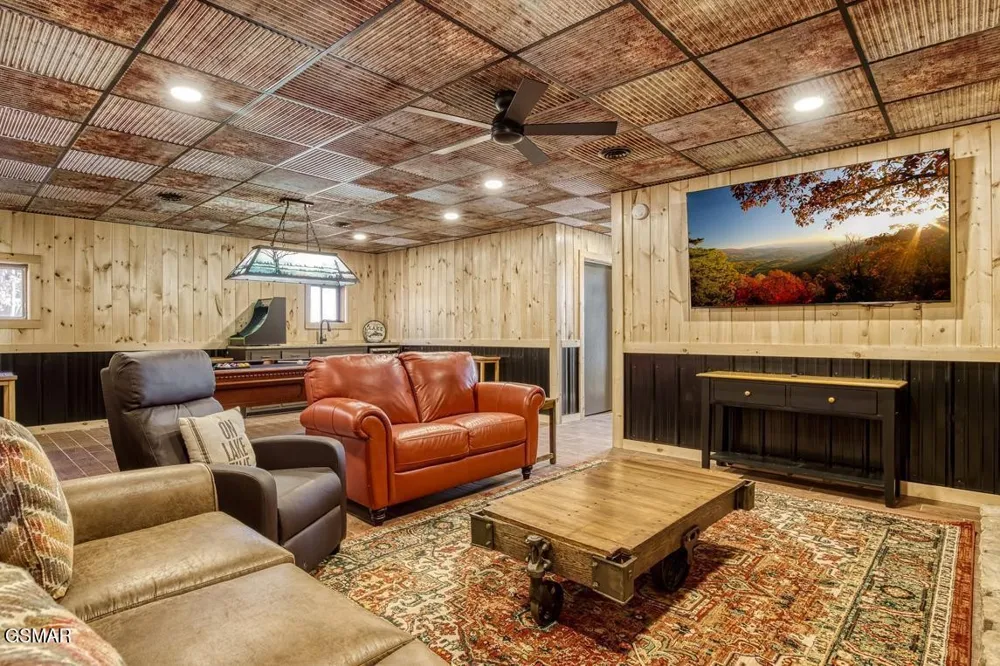 1421 Highway 139 Dandridge, TN 37725