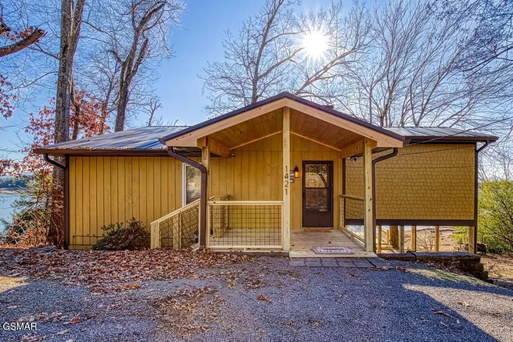 1421 Highway 139 Dandridge, TN 37725