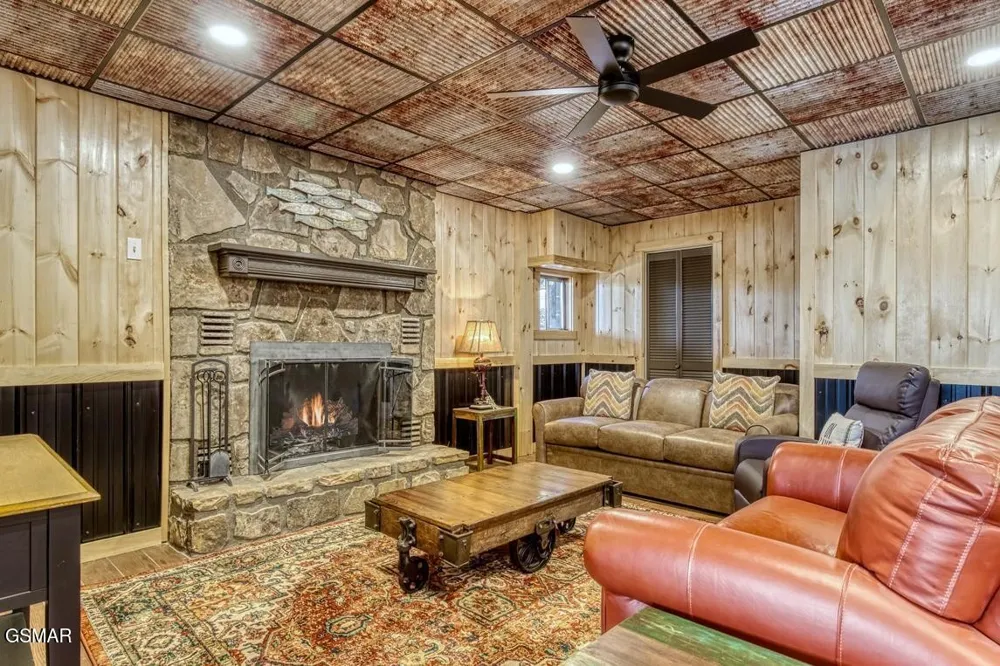 1421 Highway 139 Dandridge, TN 37725