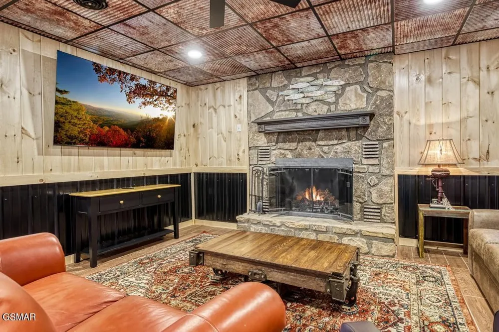 1421 Highway 139 Dandridge, TN 37725