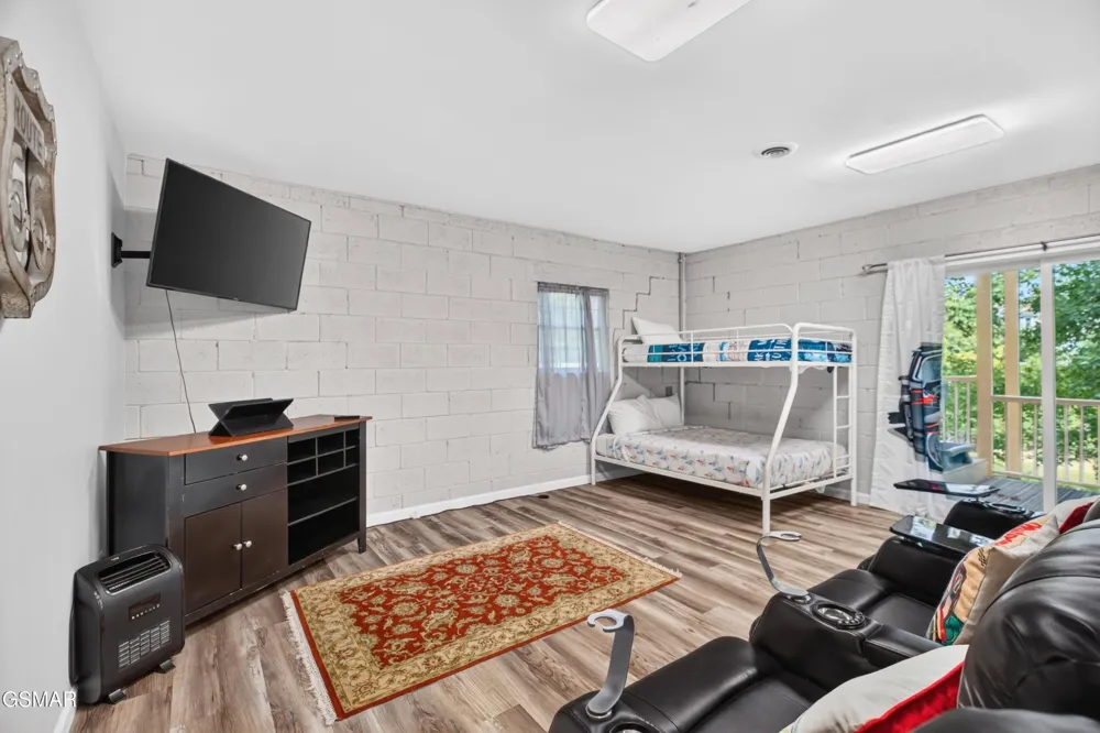 1537 Kinder Lane Dandridge, TN 37725
