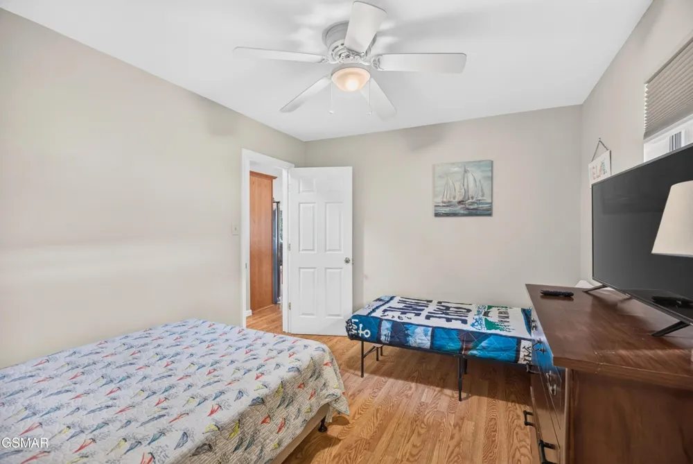 1537 Kinder Lane Dandridge, TN 37725