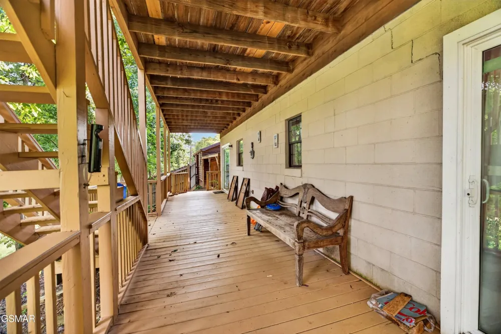 1537 Kinder Lane Dandridge, TN 37725