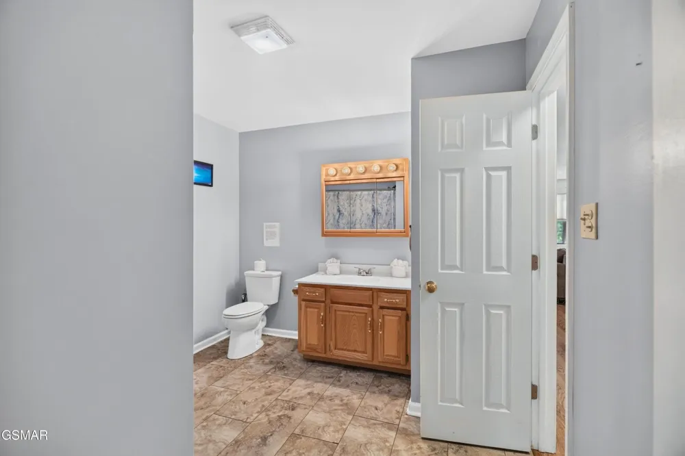 1537 Kinder Lane Dandridge, TN 37725