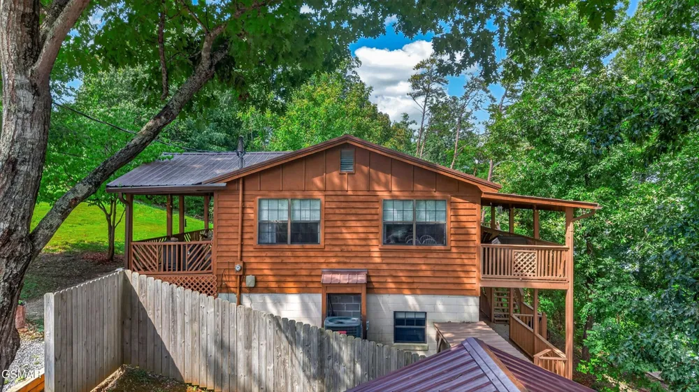 1537 Kinder Lane Dandridge, TN 37725