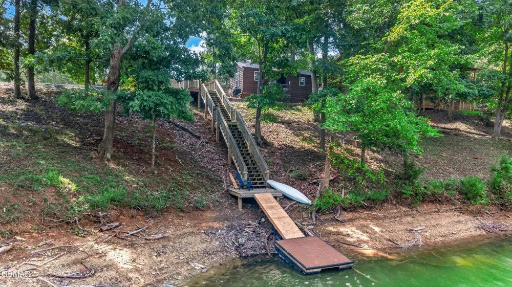 1537 Kinder Lane Dandridge, TN 37725