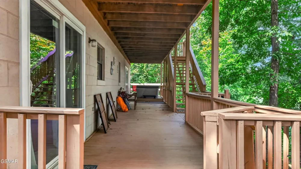 1537 Kinder Lane Dandridge, TN 37725
