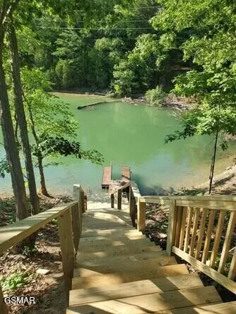 1537 Kinder Lane Dandridge, TN 37725