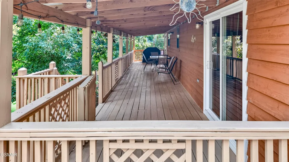 1537 Kinder Lane Dandridge, TN 37725