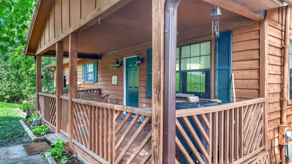 1537 Kinder Lane Dandridge, TN 37725