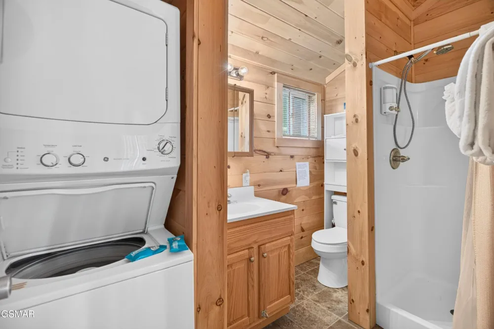 1537 Kinder Lane Dandridge, TN 37725