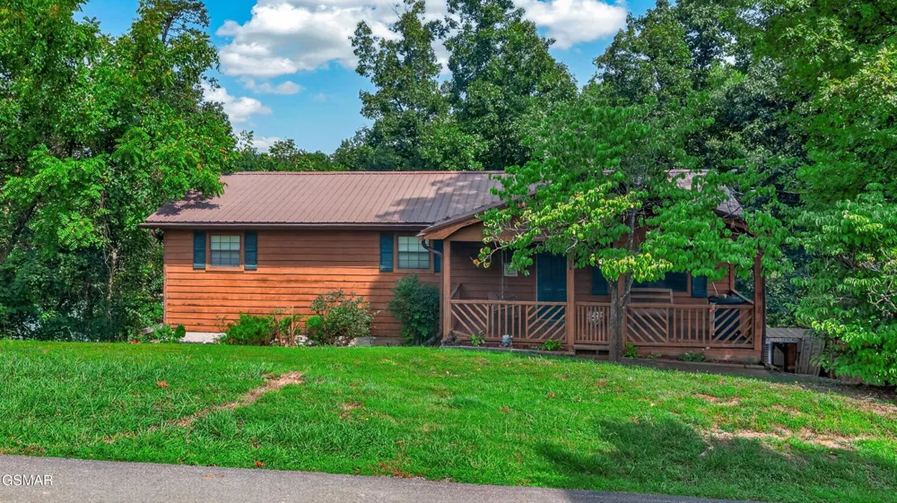 1537 Kinder Lane Dandridge, TN 37725
