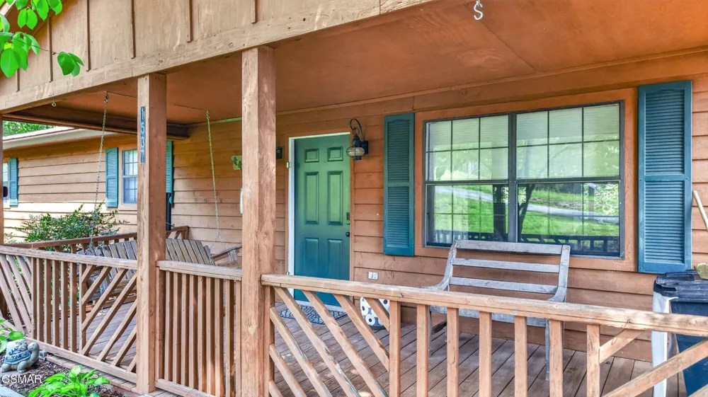 1537 Kinder Lane Dandridge, TN 37725