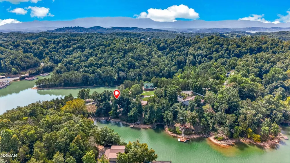 1537 Kinder Lane Dandridge, TN 37725