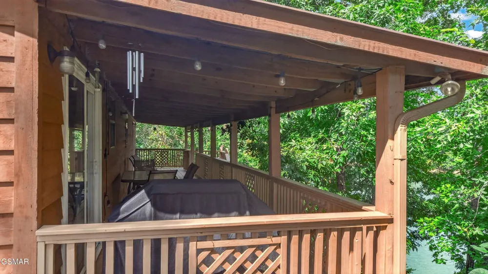 1537 Kinder Lane Dandridge, TN 37725