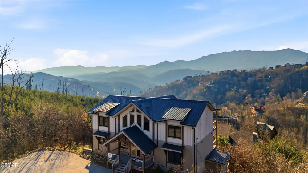 986 Chestnut Drive Gatlinburg, TN 37738
