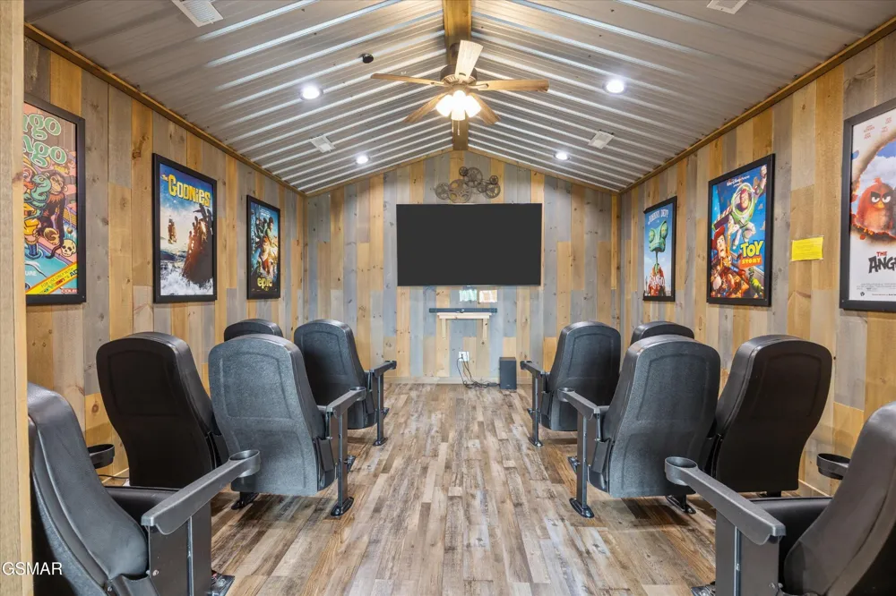 986 Chestnut Drive Gatlinburg, TN 37738
