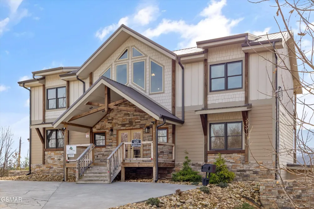 986 Chestnut Drive Gatlinburg, TN 37738