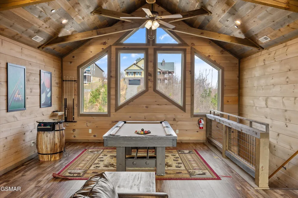 986 Chestnut Drive Gatlinburg, TN 37738