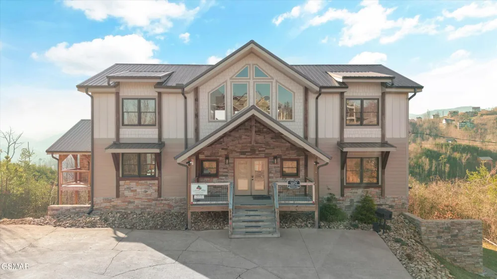 986 Chestnut Drive Gatlinburg, TN 37738