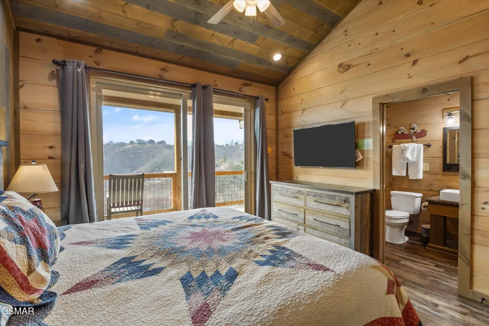 986 Chestnut Drive Gatlinburg, TN 37738