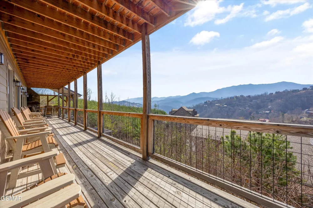 986 Chestnut Drive Gatlinburg, TN 37738