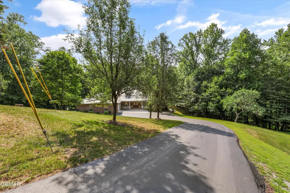 860 Black Fox Harbor Road Washburn, TN 37888
