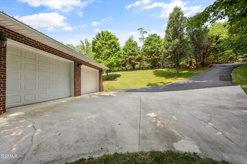 860 Black Fox Harbor Road Washburn, TN 37888