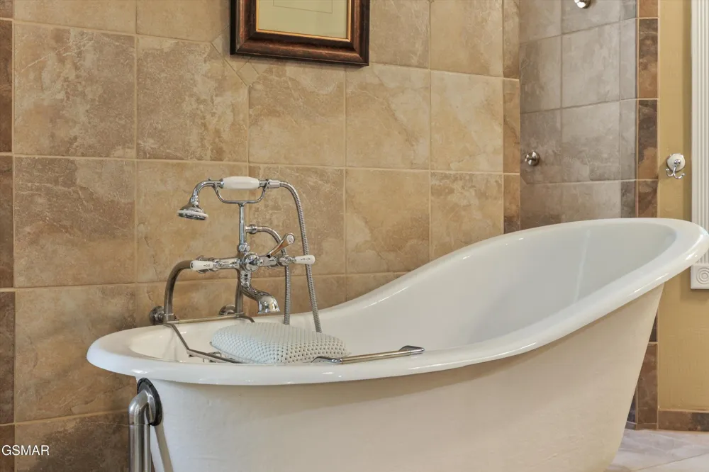 860 Black Fox Harbor Road Washburn, TN 37888