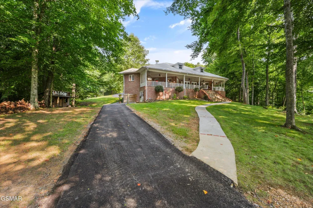 860 Black Fox Harbor Road Washburn, TN 37888