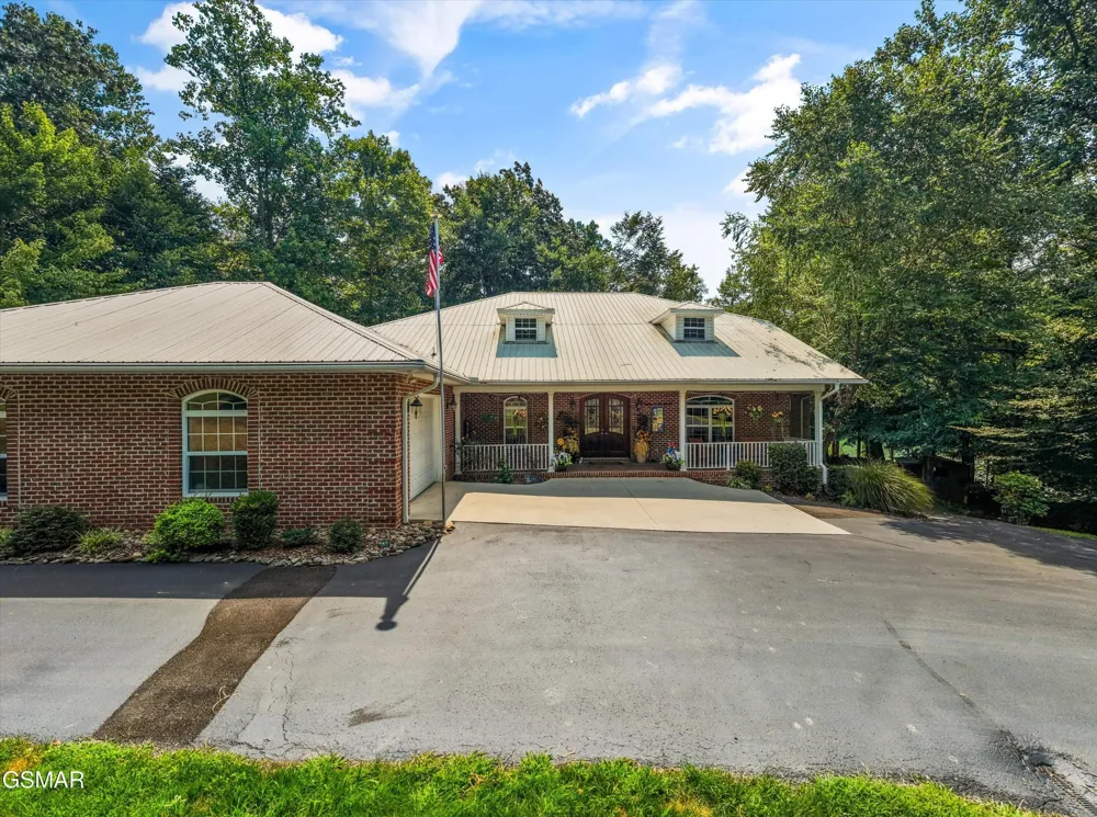860 Black Fox Harbor Road Washburn, TN 37888