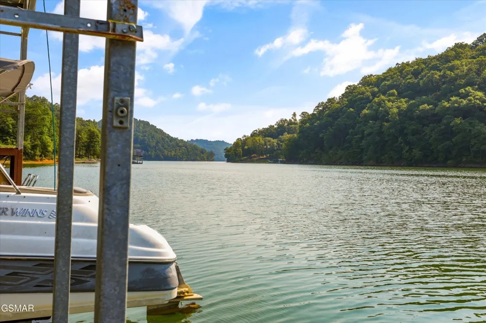 860 Black Fox Harbor Road Washburn, TN 37888