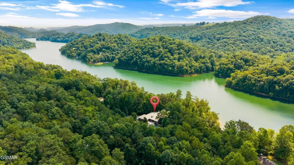 860 Black Fox Harbor Road Washburn, TN 37888