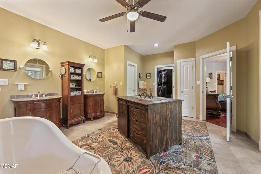 860 Black Fox Harbor Road Washburn, TN 37888