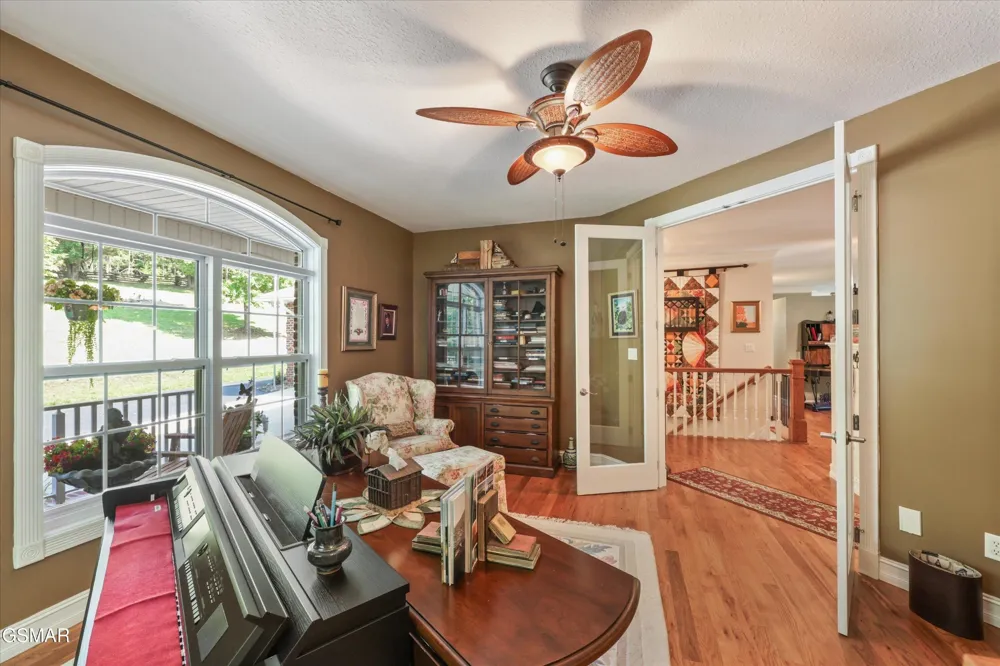 860 Black Fox Harbor Road Washburn, TN 37888