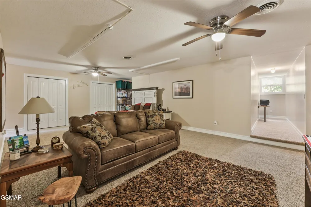 860 Black Fox Harbor Road Washburn, TN 37888
