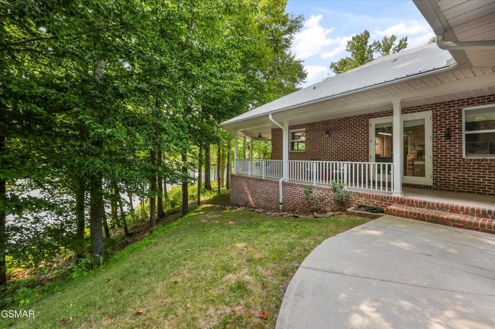 860 Black Fox Harbor Road Washburn, TN 37888