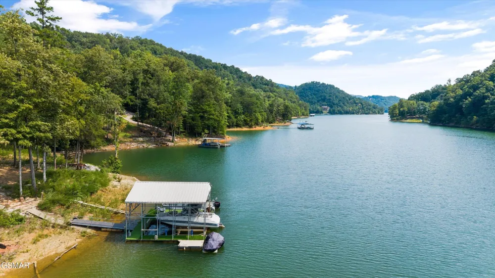 860 Black Fox Harbor Road Washburn, TN 37888