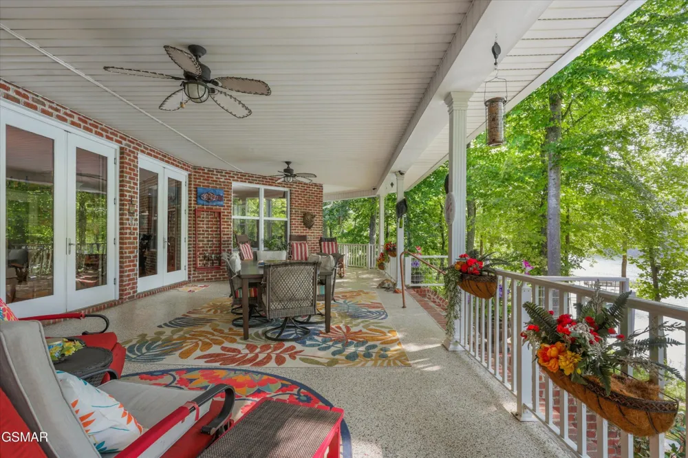 860 Black Fox Harbor Road Washburn, TN 37888