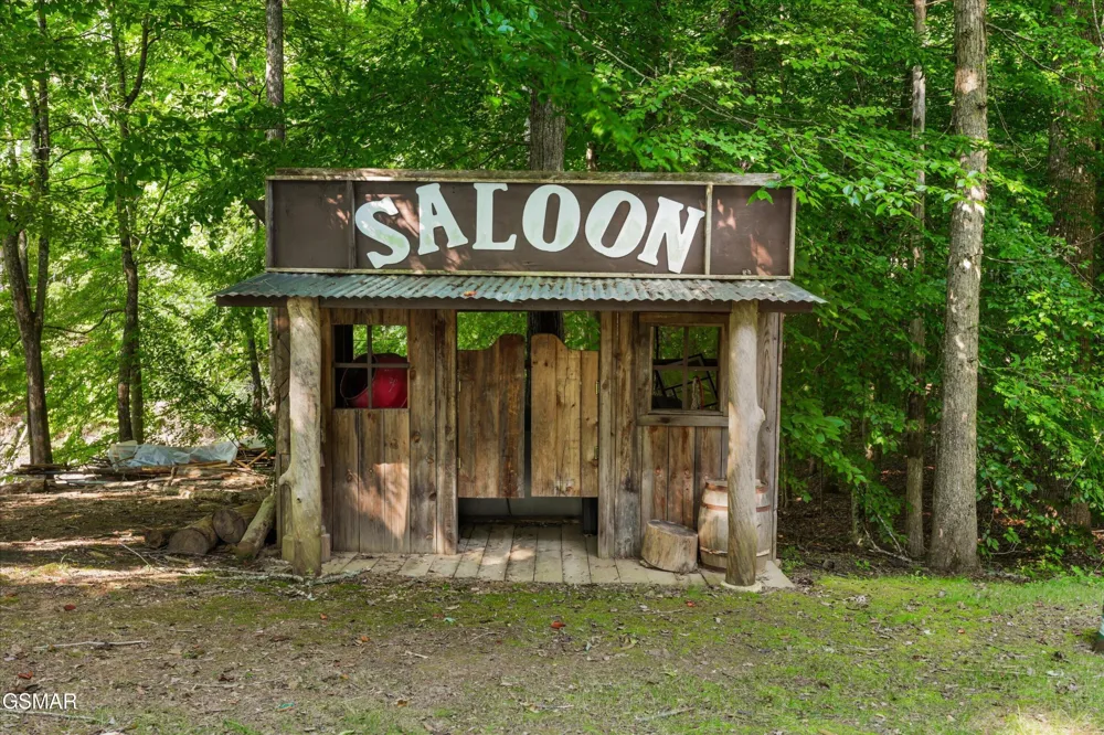 860 Black Fox Harbor Road Washburn, TN 37888